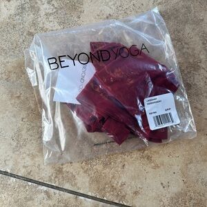 Beyond Yoga Ruby Rush Heather Featherweight Minimal Cropped Tank